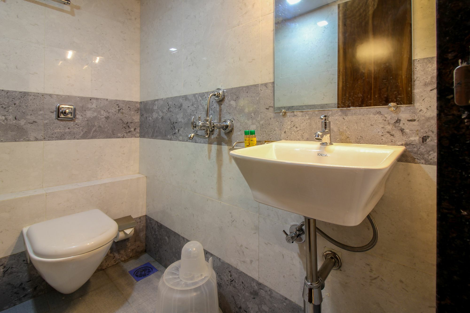 Fabhotel Amour - Nr Mumbai International Airport Buitenkant foto